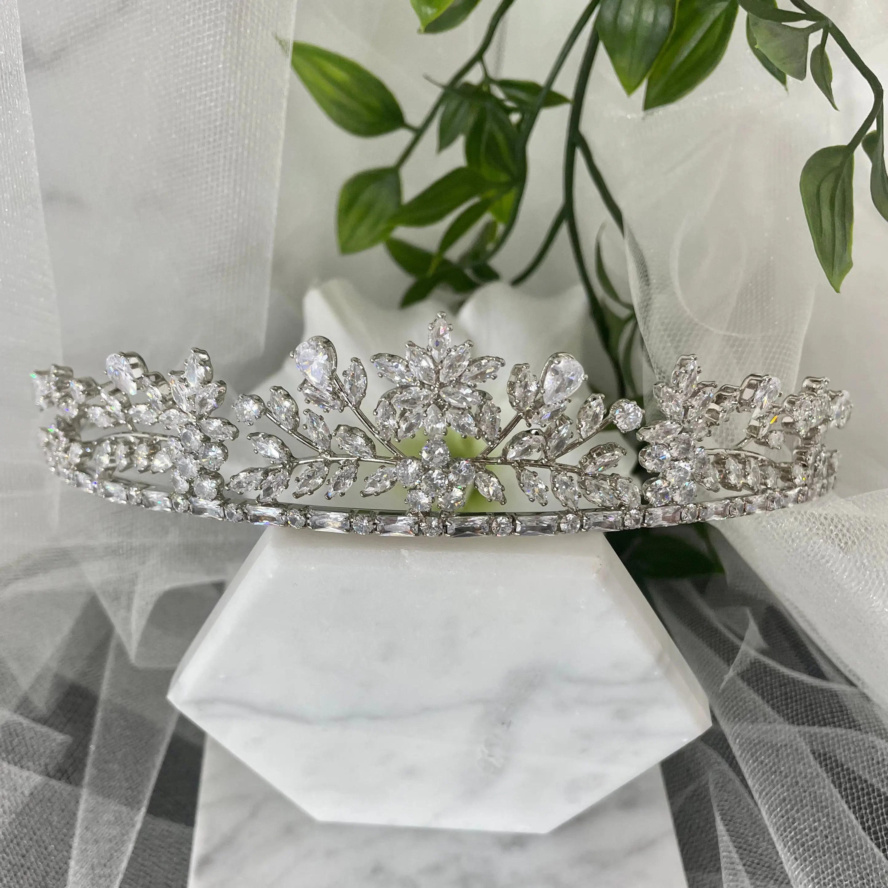 Nia Rhinestone Crystal Bridal Wedding Tiara: Elegant Floral Design Headpiece.