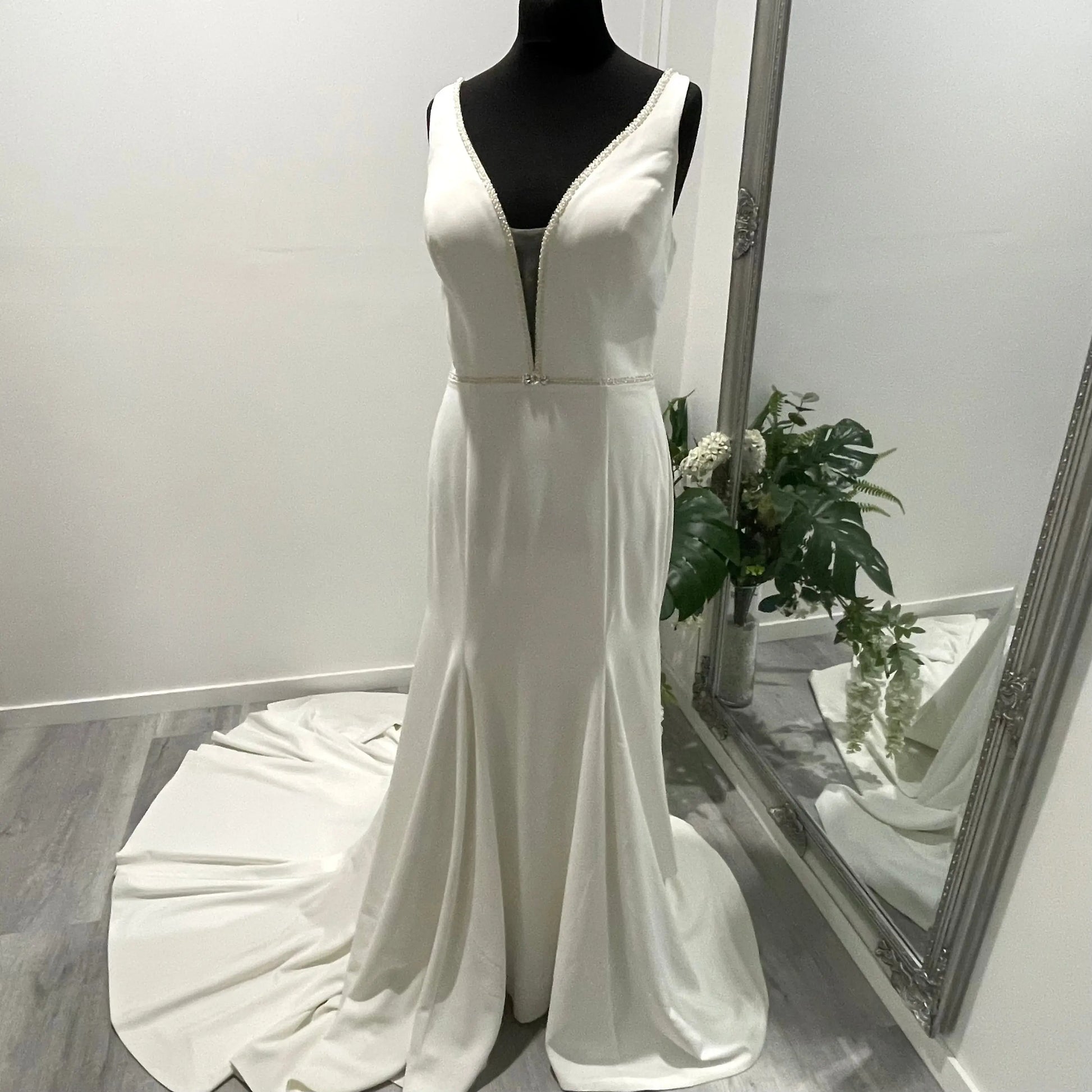 Elegant lace bridal dress Melbourne – Divine Bridal boutique