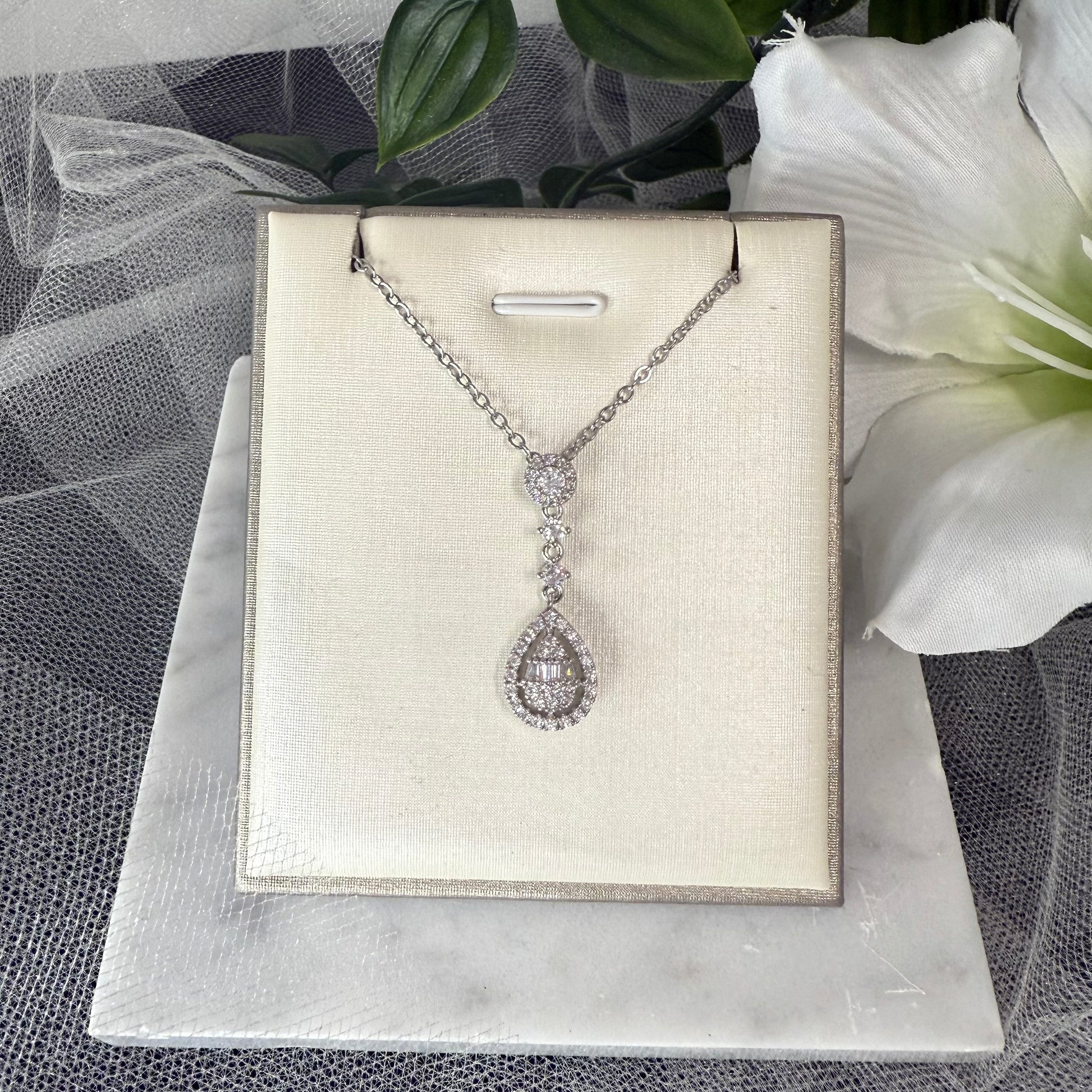 Close-up of Seraphina CZ necklace pendant – 3 cm Cubic Zirconia copper alloy bridal jewellery