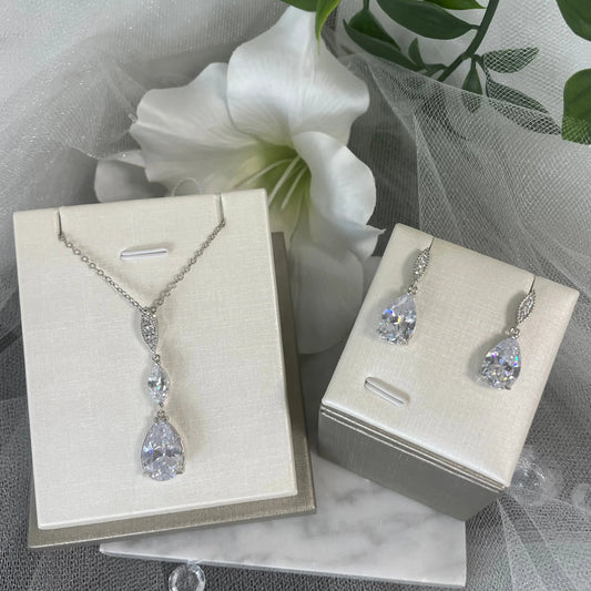 Willow Necklace & Earring Set.