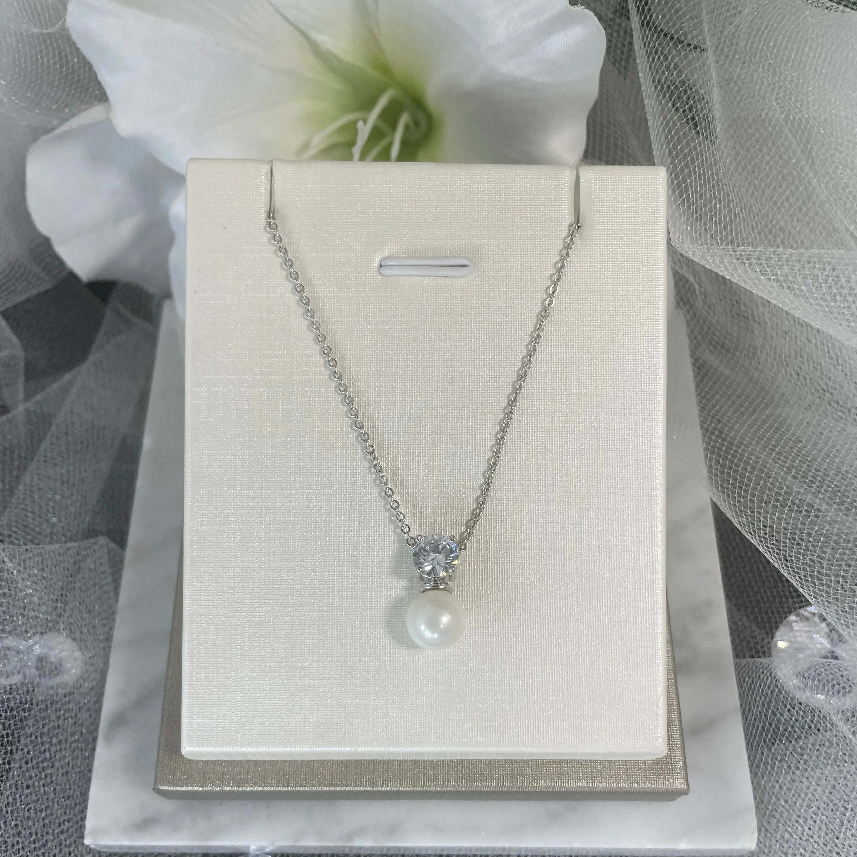 Zara Pearl & Diamante Bridal Set.