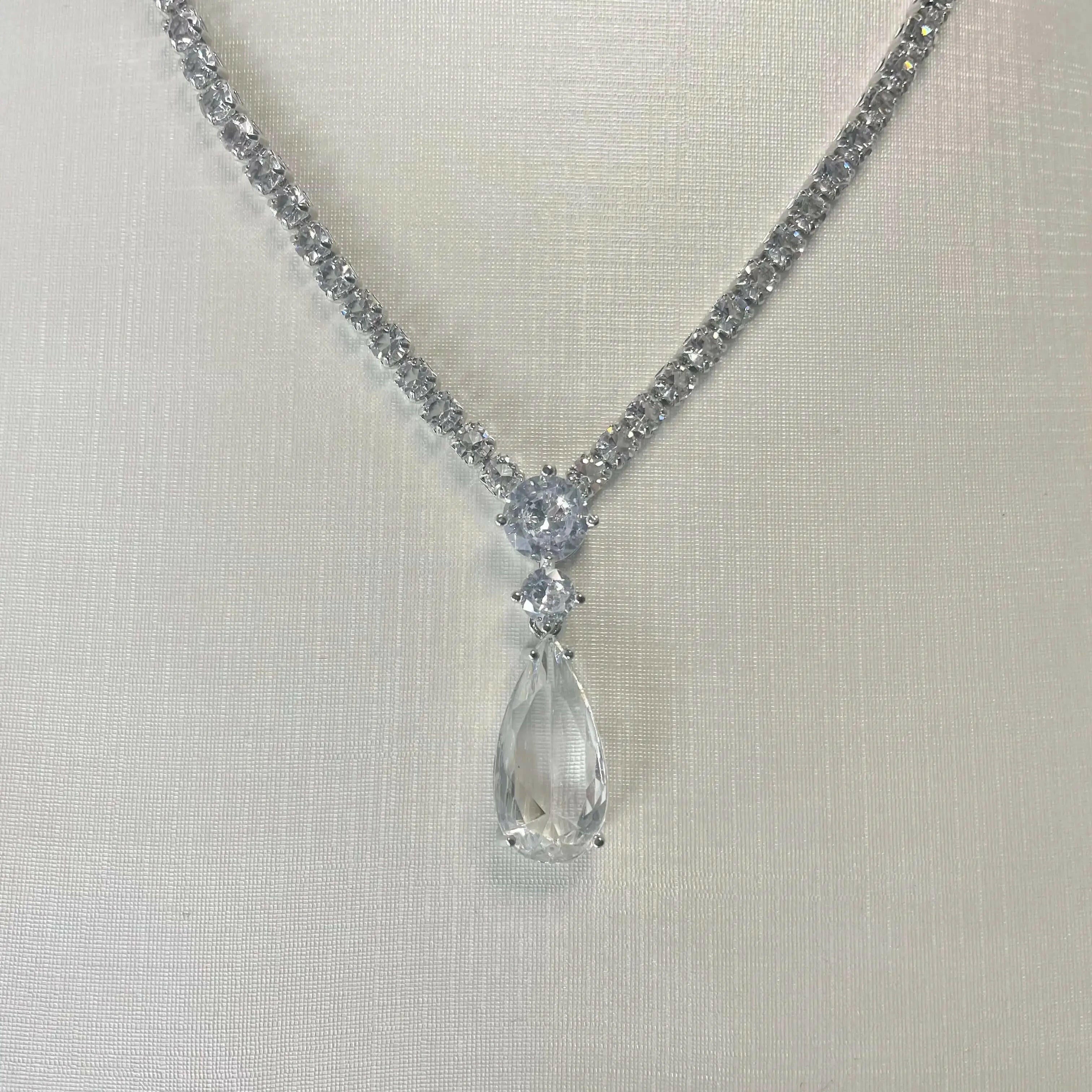 Anita Bridal Jewellery Set Online: Dazzling Water Drop Design | Divine Bridal.