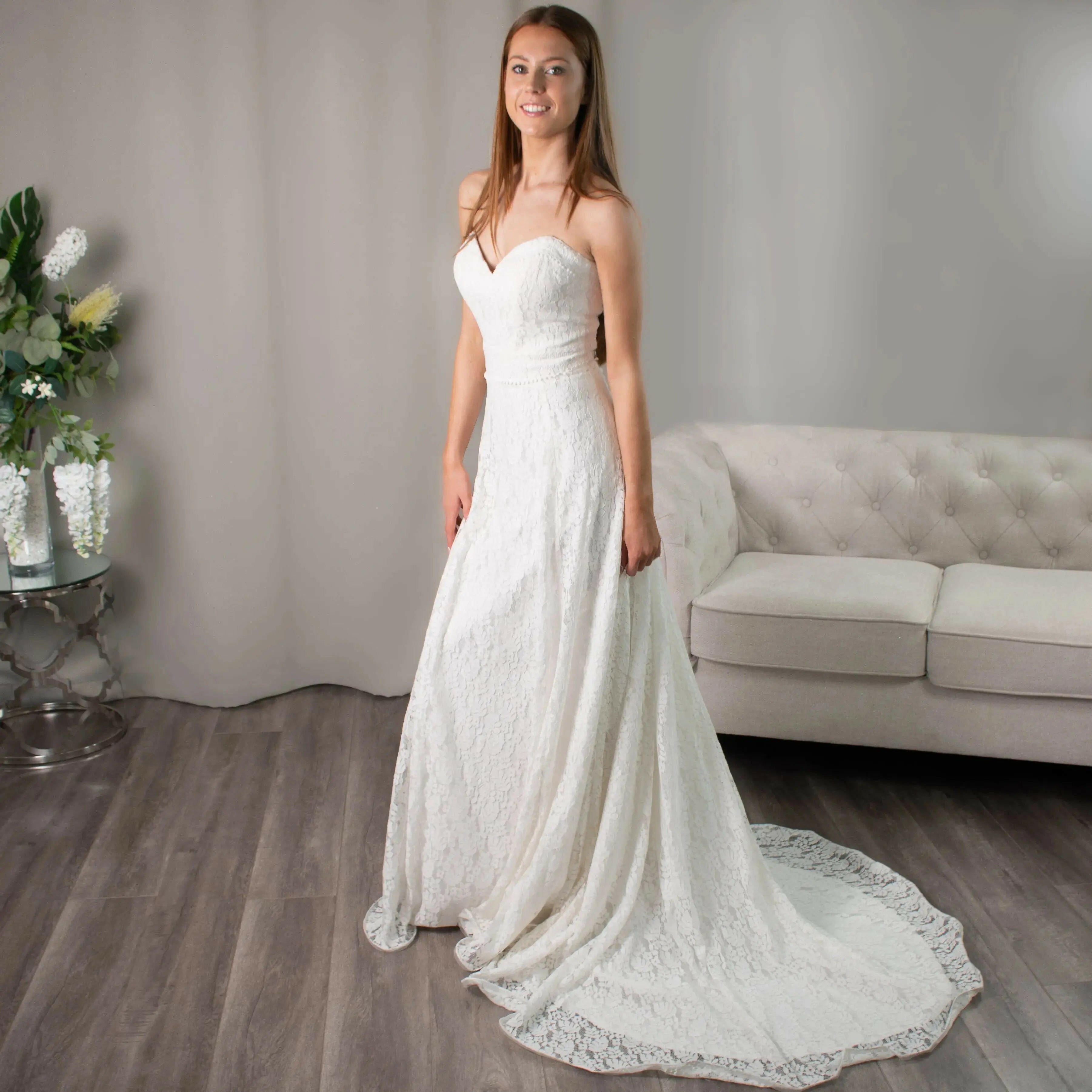 Ellie: Bohemian Elegance in Strapless Design.