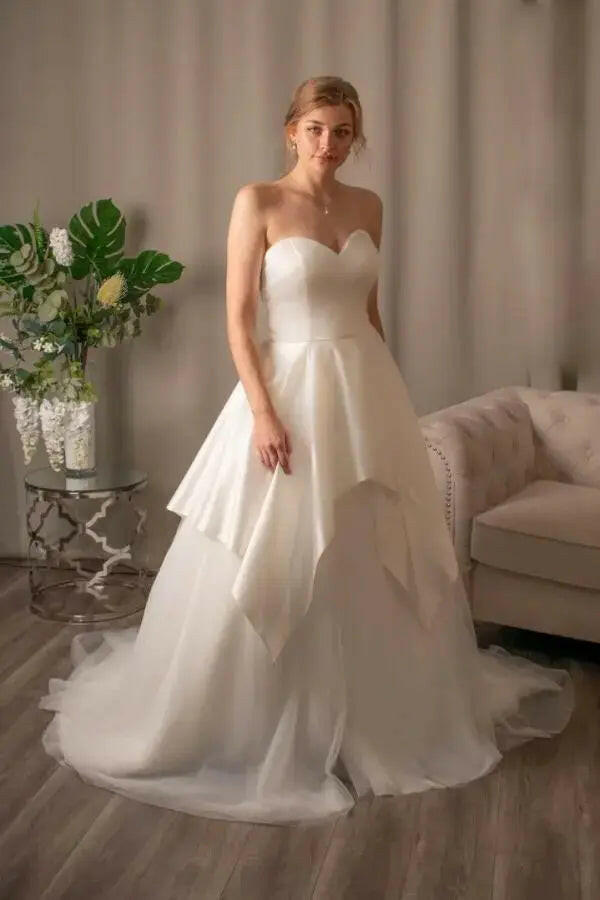 Everlee: Sweetheart Tulle Satin Ballgown Dress.