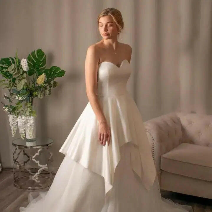 Everlee: Sweetheart Tulle Satin Ballgown Dress.