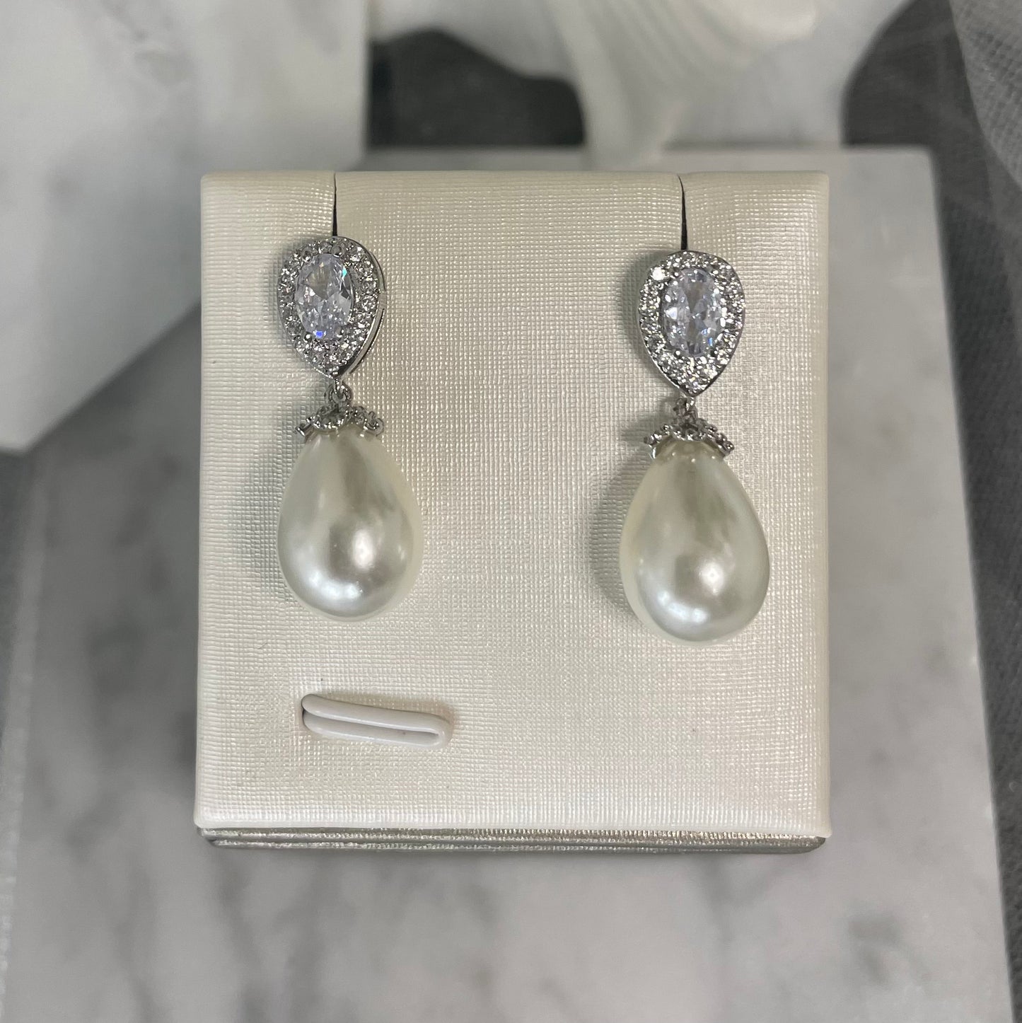 Kira crystal pearl earrings