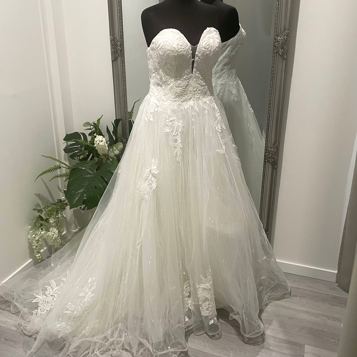 Kate wedding gown