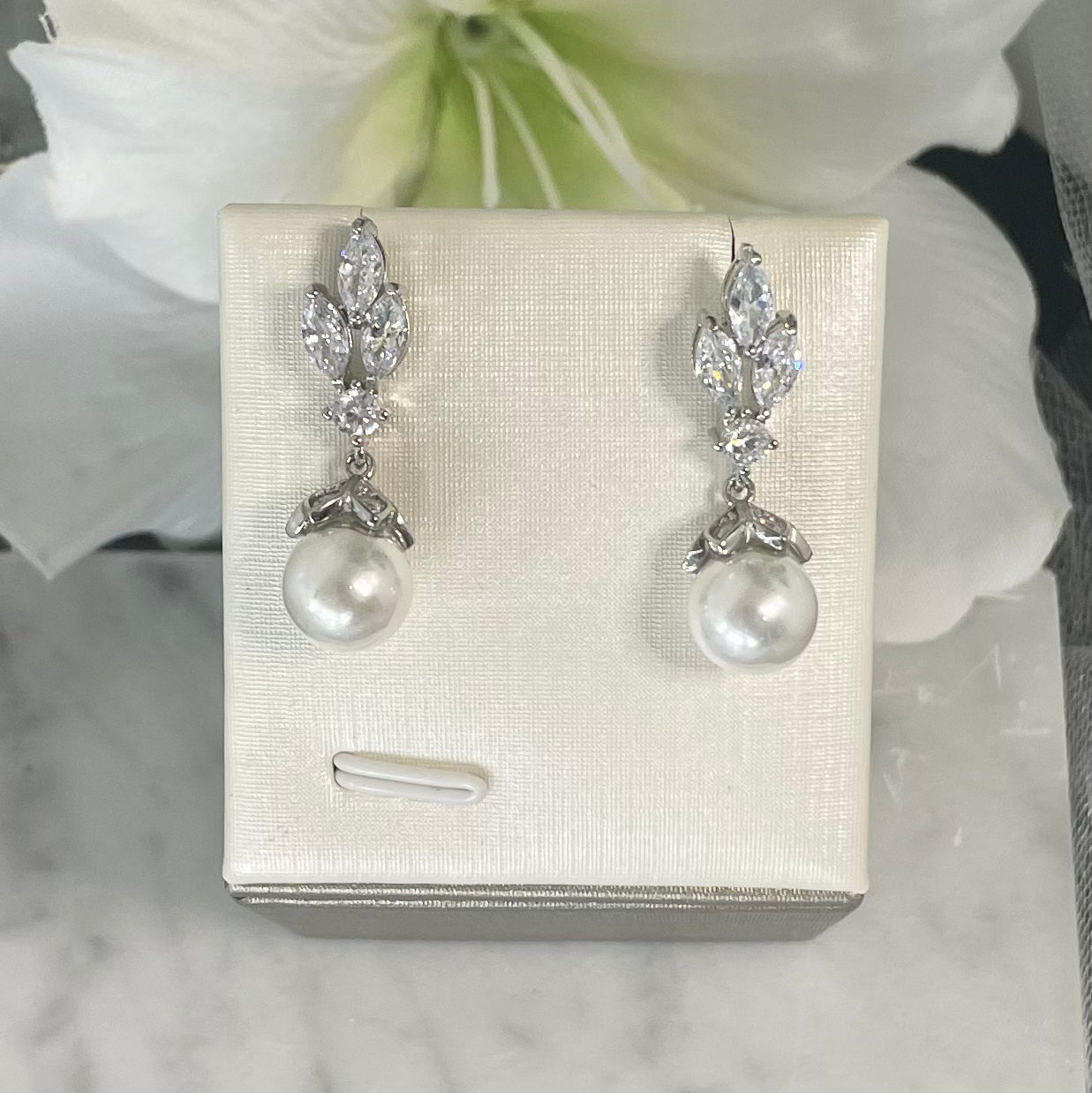 Levin crystal pearl earrings