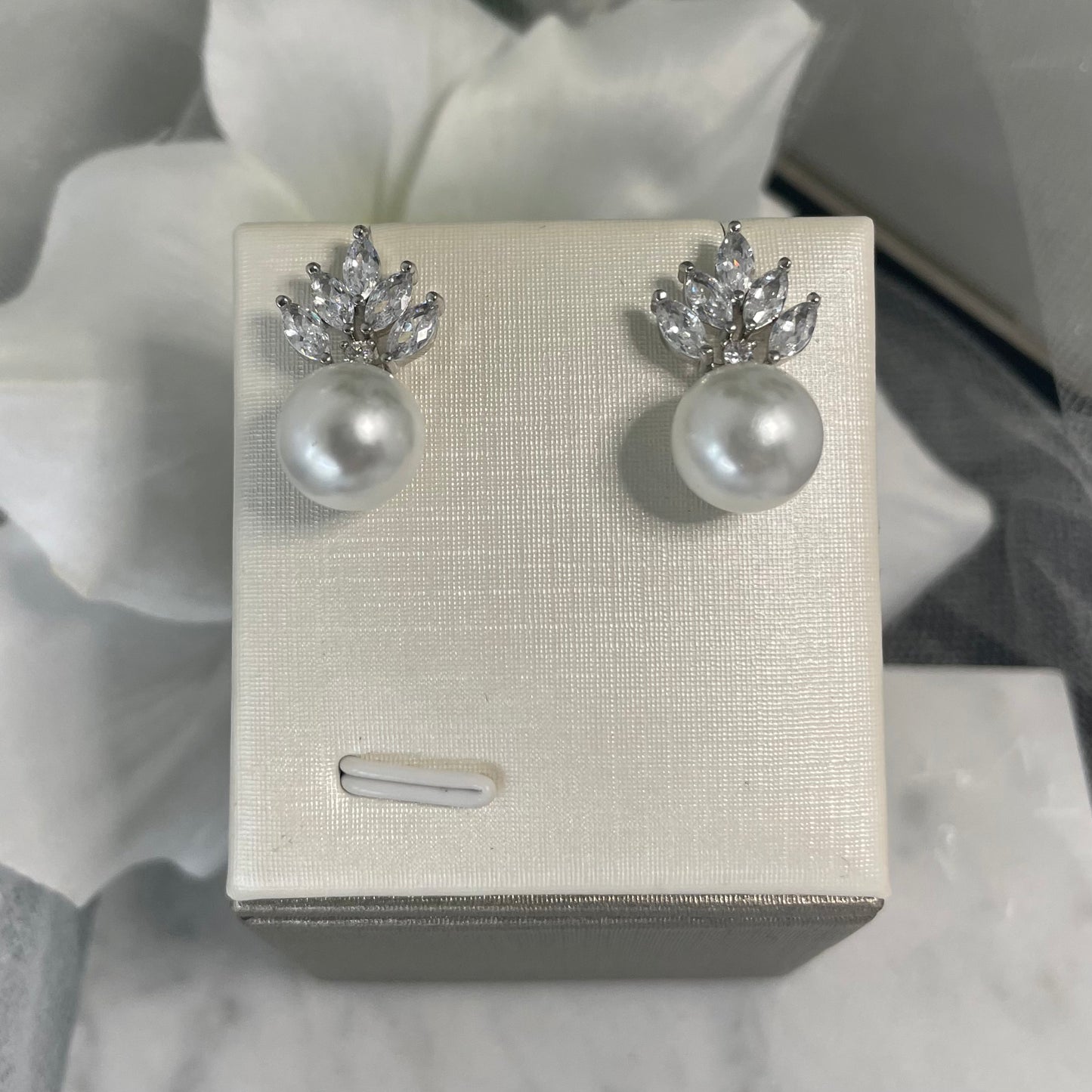 Hannah crystal pearl earrings