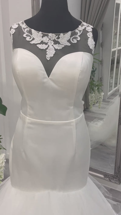 Stunning Iris Trumpet Couture Wedding Dresses Melbourne By Divine Bridal.