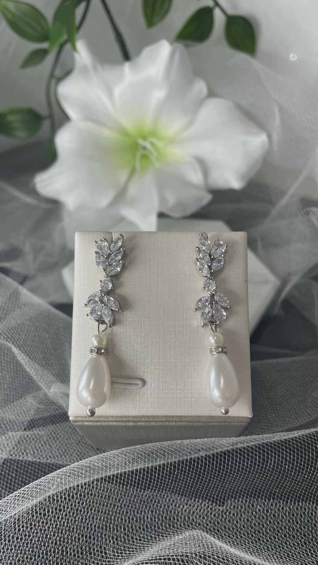 Nakira Leaf-Design Pearl Earrings – Nature Inspired Jewelry.