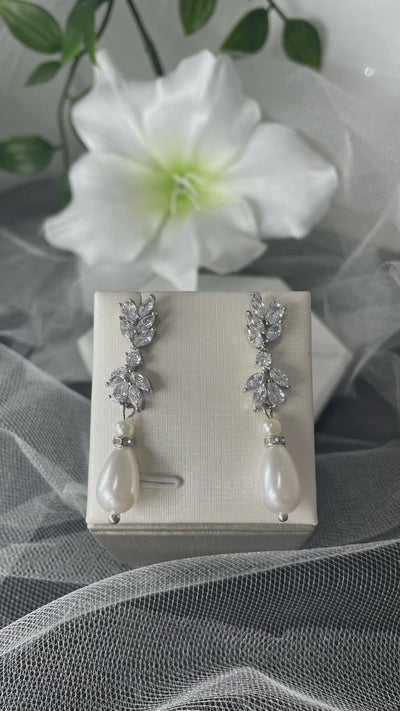 Nakira Leaf-Design Pearl Earrings – Nature Inspired Jewelry.